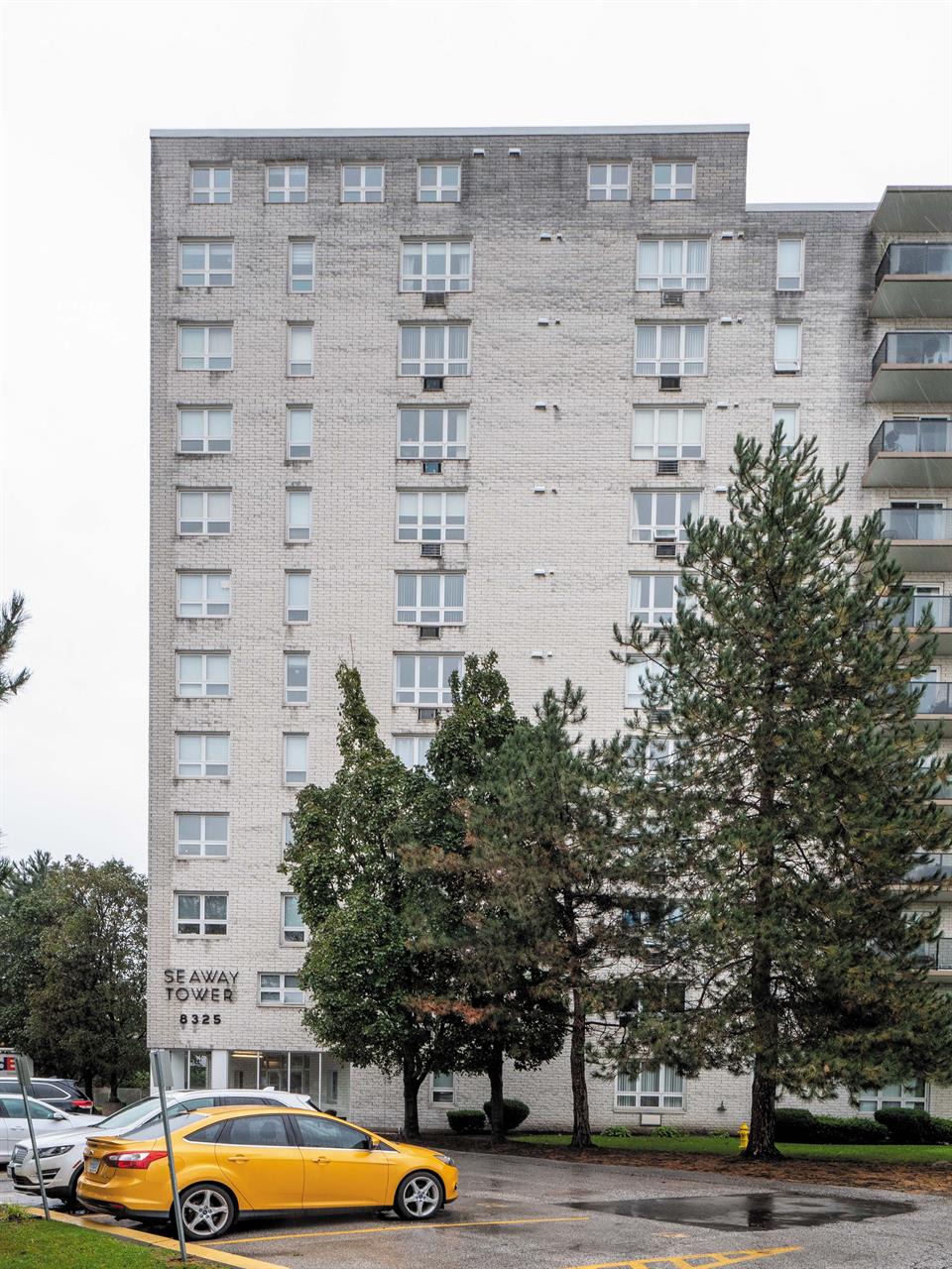 Seaway Tower Apartments | 2897369