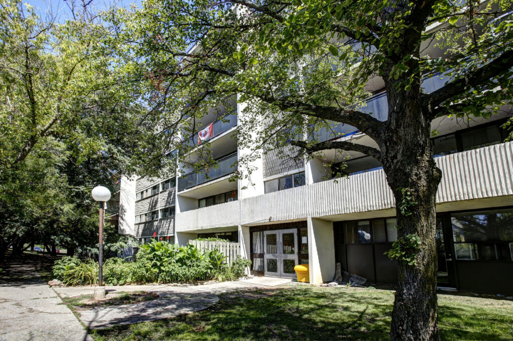 Valleyview Apartments | 2897377