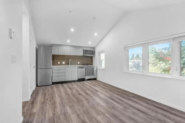1180 Comox | 1182 Comox Street, Vancouver | 2897551