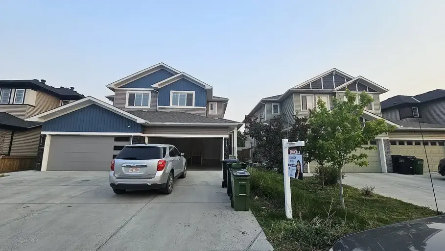 Beautiful Upper Unit Half Duplex with Modern Finishes | 7650 Creighton Place Southwest, Edmonton | 2920566