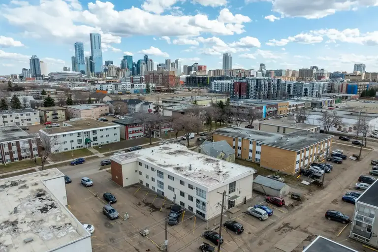 Parklane Manor | 10630 114 Street Northwest, Edmonton | 2897668