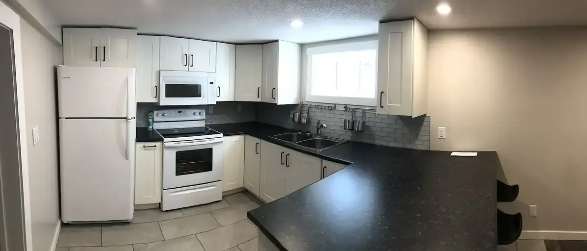 BEAUTIFUL HIGH-END 2-BDRM SUITE | Calgary | 2897679