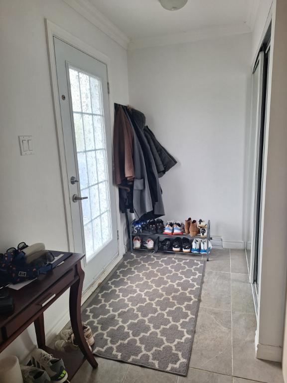 TRÈS BEAU et GRAND 5 et demi avec grand garage détaché fermé | 2897724