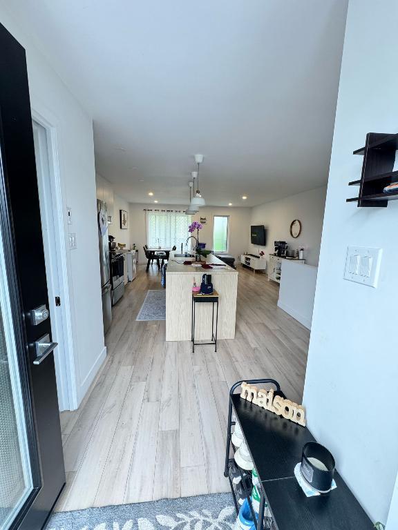 Magnifique 4 ½ sur 2 étages à St-Romuald – tout confort, Wi-Fi et stationnement | 2897728