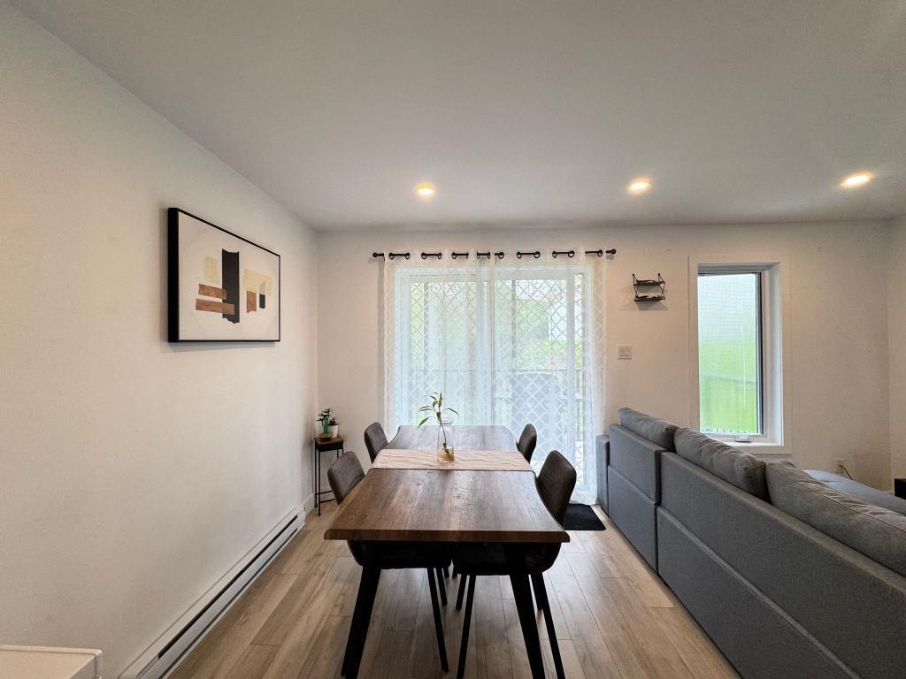 Magnifique 4 ½ sur 2 étages à St-Romuald – tout confort, Wi-Fi et stationnement | 2897728