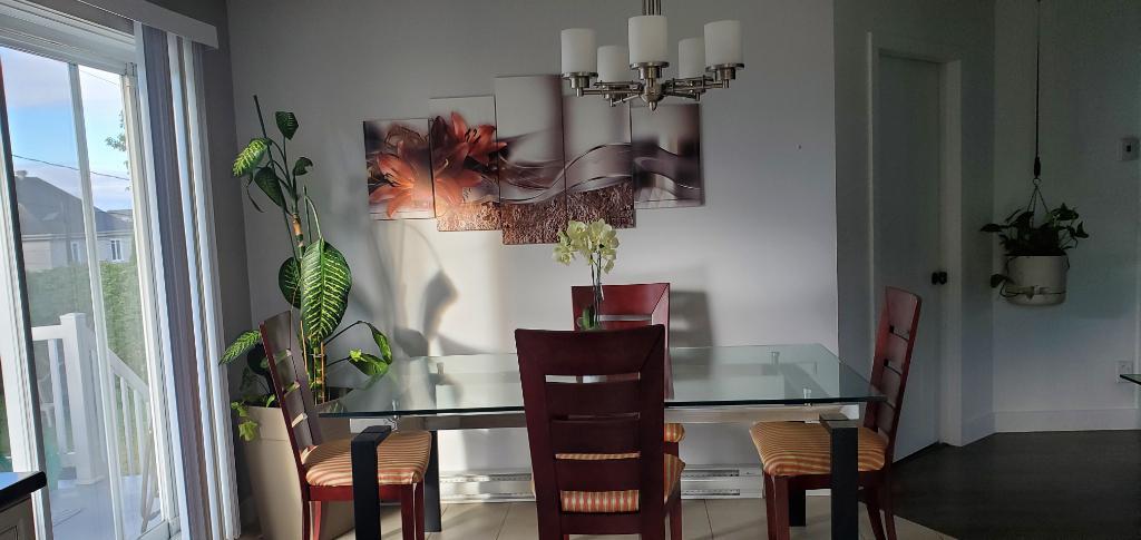 Grand Duplex 2 chambres+terrain+Balcon+Cabanon+2 Stationnements inclus. 20 min du centre ville de Québec | 2897745