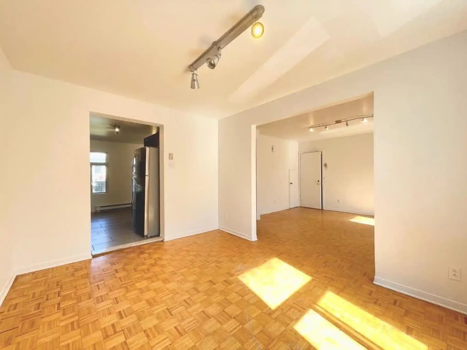 Pointe St-Charles - 5 1/2 Sur 2 Étages | 2897813