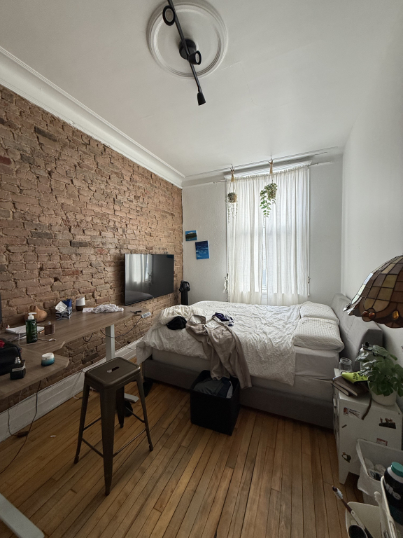 Little Burgundy - 3 Bedrooms - July 1 | 2897820