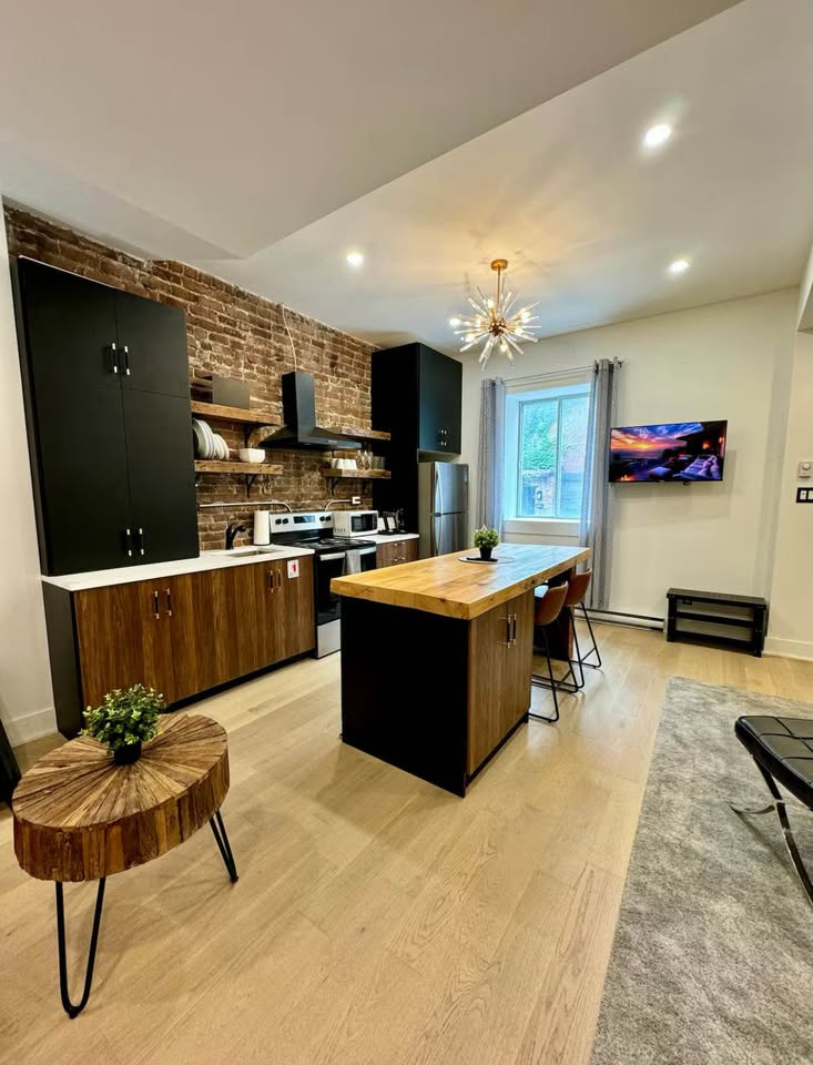 Plateau/Downtown - 3 Bedrooms Furnished | 2897826