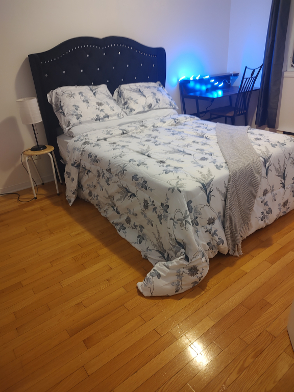 Chambre Propre Pour FILLE Au Plateau | 2897833