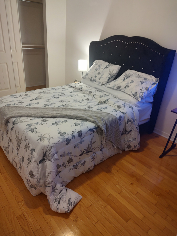 Chambre Propre Pour FILLE Au Plateau | 2897833