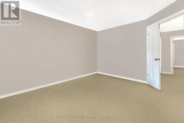 421 ARNCLIFFE AVENUE | 421 ARNCLIFFE AVENUE, Ottawa | 2898038
