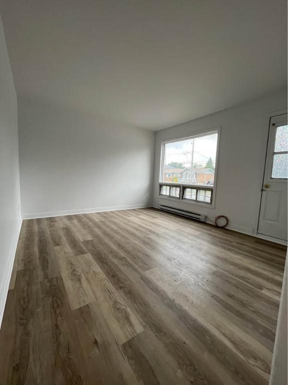 Grand 4 1/2 Apartment - Section A Brossard | 2898123