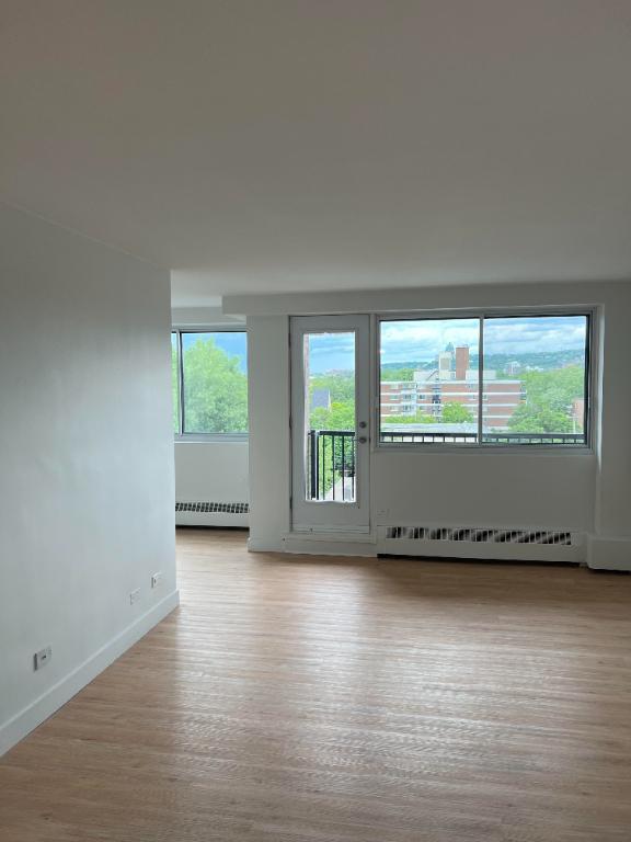 4.5 Apartments For August 2025 - A louer • For Rent | 2898134