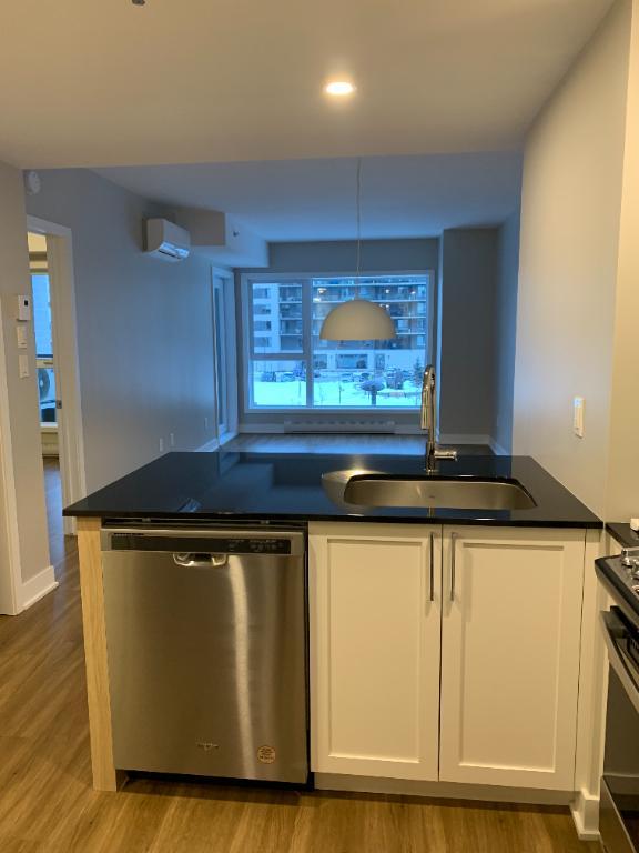 Appartement / condo à louer | 2898143