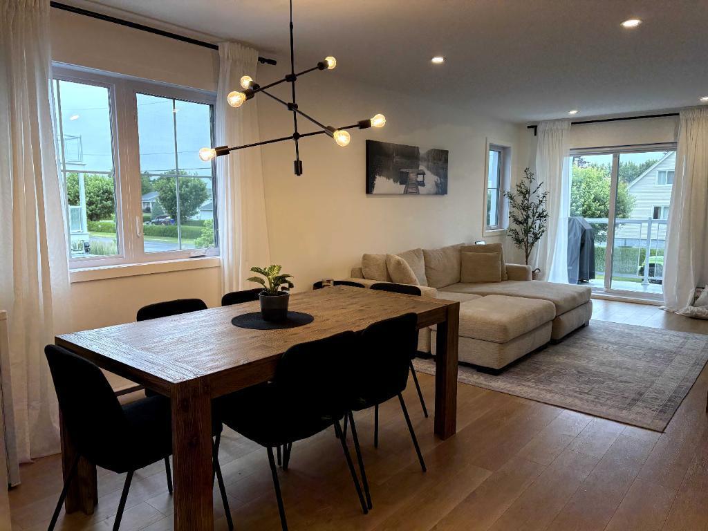 Condo de 2 chambres au 1er étage pour 1er août à St-Amable | 2898154