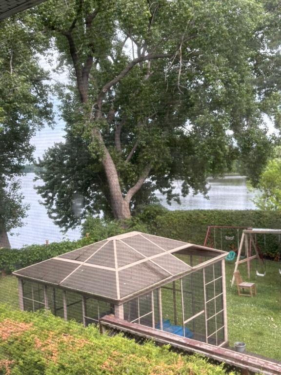 41/2 all renovated on the water | 2898159