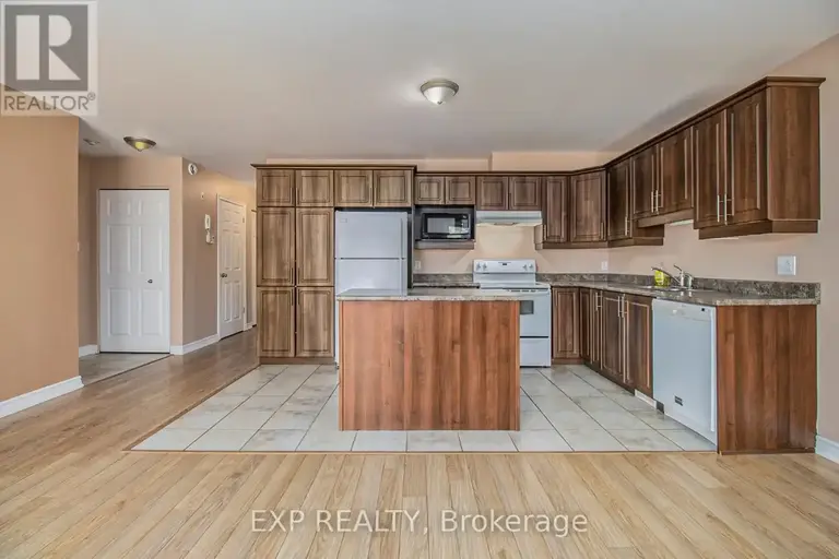 301 - 2149 LAURIER STREET | 301 - 2149 LAURIER STREET, Clarence-Rockland | 2898315