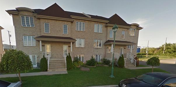 Superbe condo 4 1/2 en plein coeur de Laval | 2898358