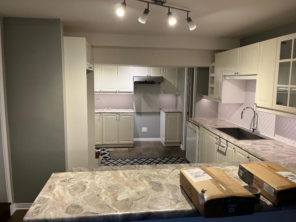 Très grand 4 et demi TOUT INCLUS à Laval-Ouest | 2898359