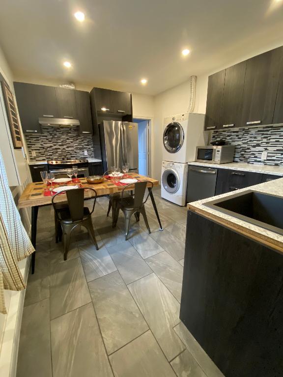 Grand 6 1/2 (4chambres) à Montréal (Sud-Ouest - Côte Saint-Paul) | 2898381