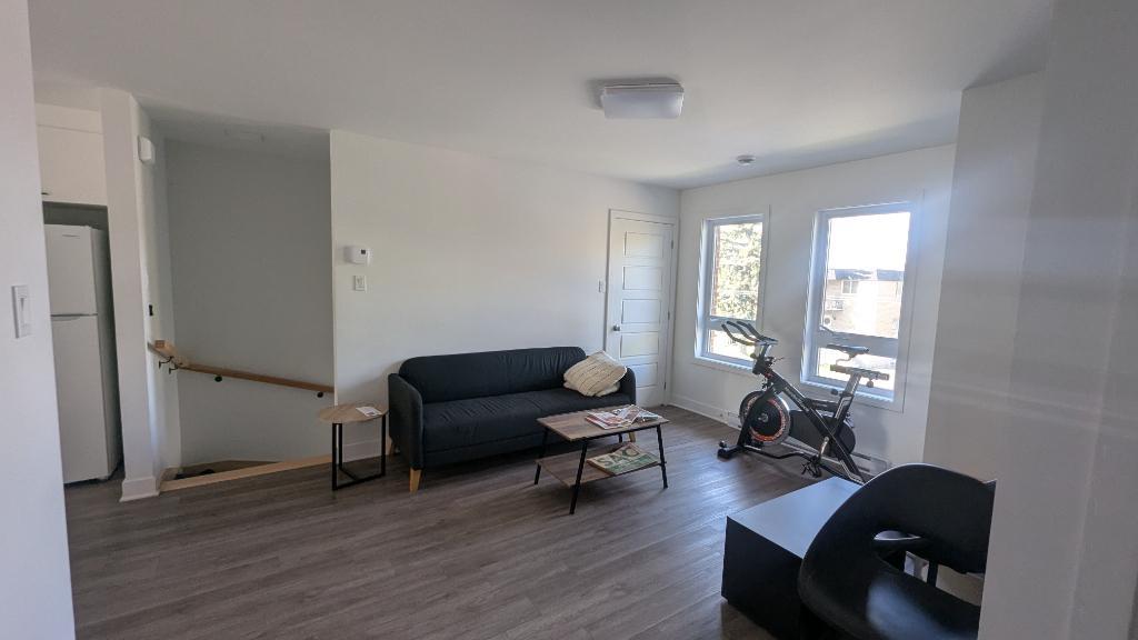 Appartement lumineux au dernier étage semi-meublé ! | 2898385