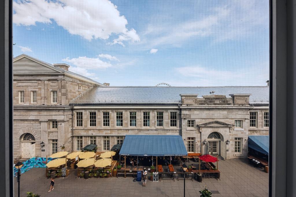 Stunning 2 bd apartment overlooking Bonsecours Market, Old Montreal | 2898392