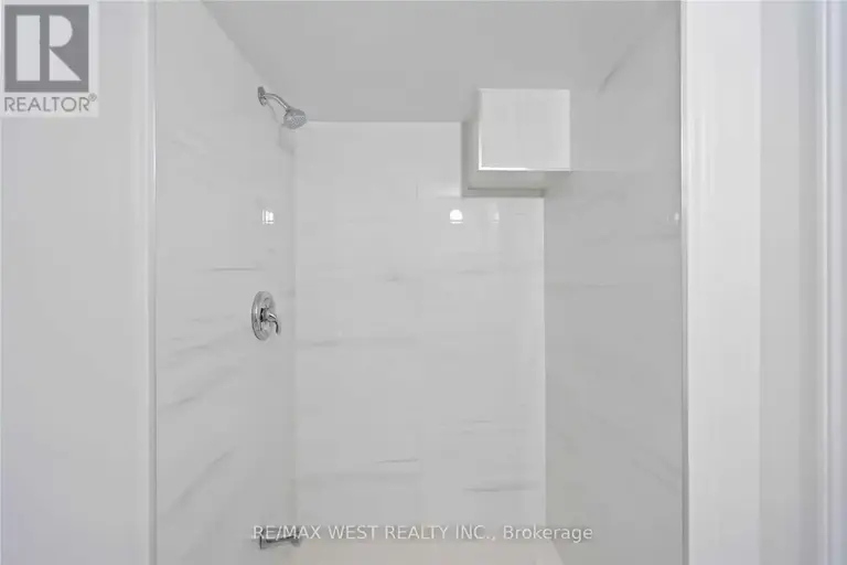 LOWER - 58 KEYSTAR COURT | LOWER - 58 KEYSTAR COURT, Vaughan | 2898400