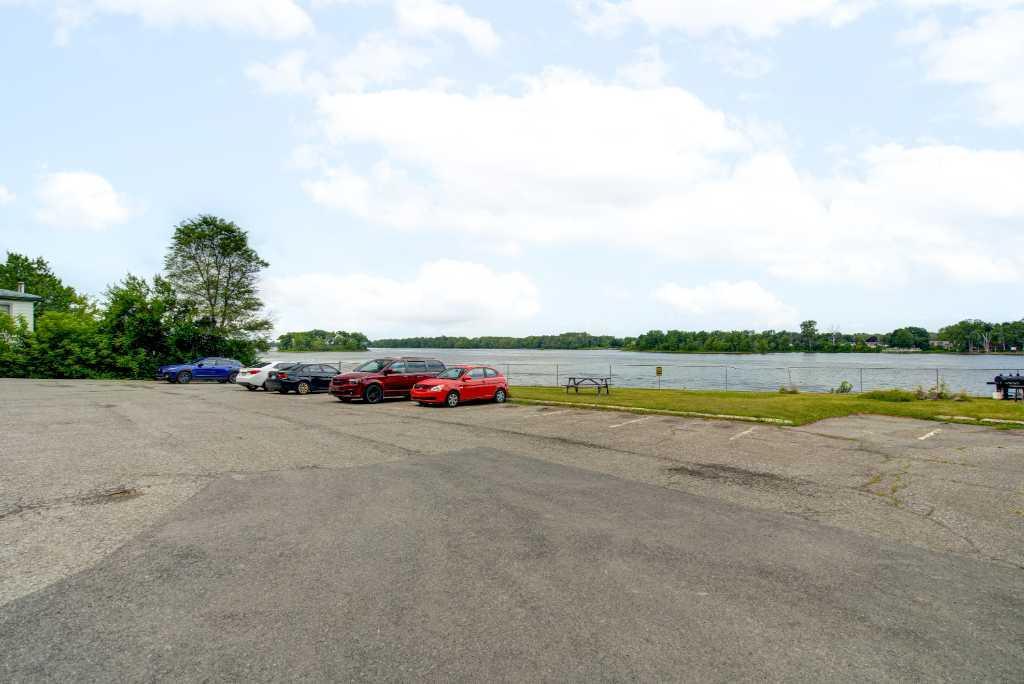 Beau 31/2 fraichement rénové ! Rez-de-chaussé! Libre immédiatement, Boul Gouin Ouest | 2899935