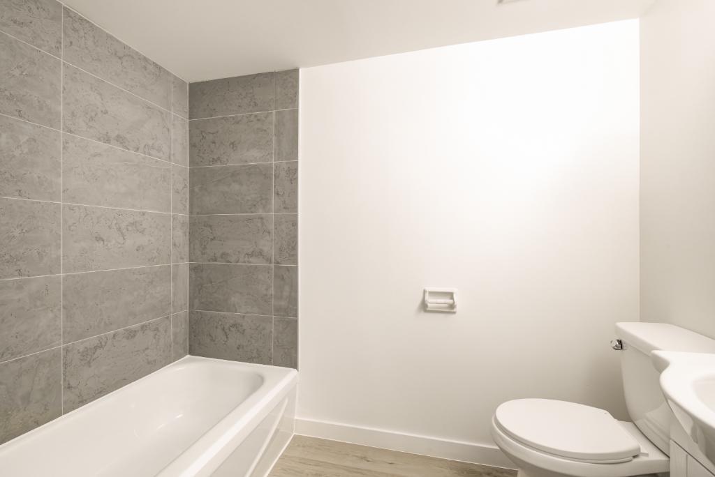 Beau 31/2 fraichement rénové ! Rez-de-chaussé! Libre immédiatement, Boul Gouin Ouest | 2899935