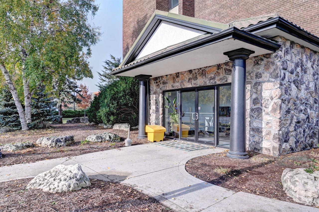85 & 89 Willow Road Apartments | 2900101