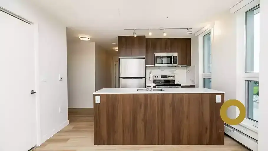 2 Bed 2 Bath on Cambie St Near Oakridge!!! | 6137 Cambie Street, Vancouver | 2900289