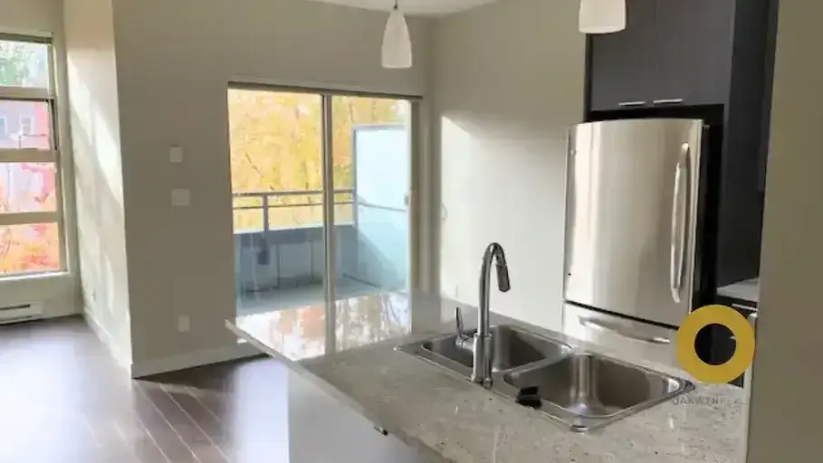 Top-Floor 1 Bed Unit with 12-Foot Ceilings & 2 Balconies in Fraserhood | 707 East 20th Avenue, Vancouver | 2900294