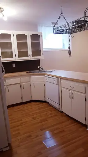 ROOMY, RENOVATED 2 BEDROOM BASEMENT-LARGE WINDOWS -AUGUST 1 | Calgary | 2900410