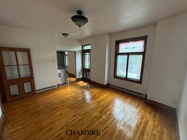 NDG. Metro Vendome.  Marcil.  Superbe. Renove Disponible immediatement, 2eme etage. Triplex.  Tres grand 1095sf. Lumineux | 2900460