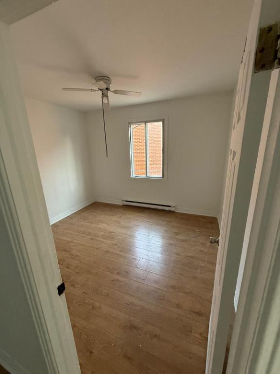 5 et demi haut d'un triplex, libre présentement | 2900476