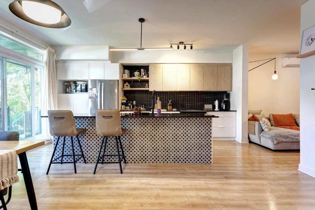 Grand 6 1/2 Hochelaga - 1er août - Internet, balcon, électroménagers | 2900483