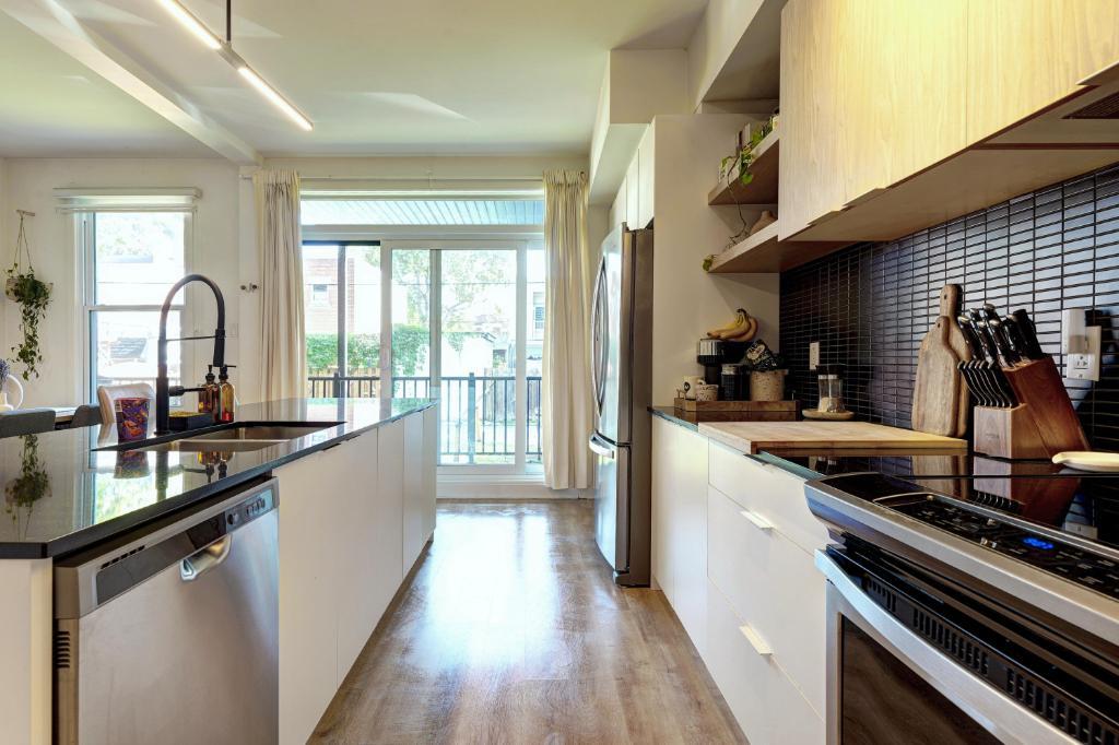 Grand 6 1/2 Hochelaga - 1er août - Internet, balcon, électroménagers | 2900483