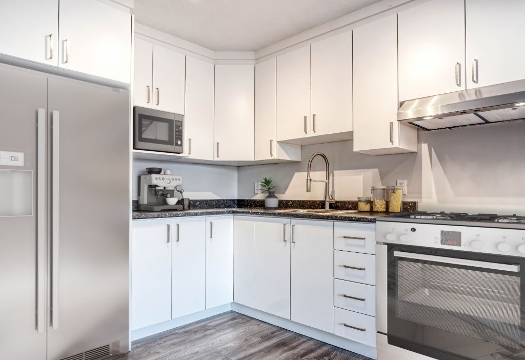 MEUBLÉ-FURNISHED TOUT INCLUS | 2900490