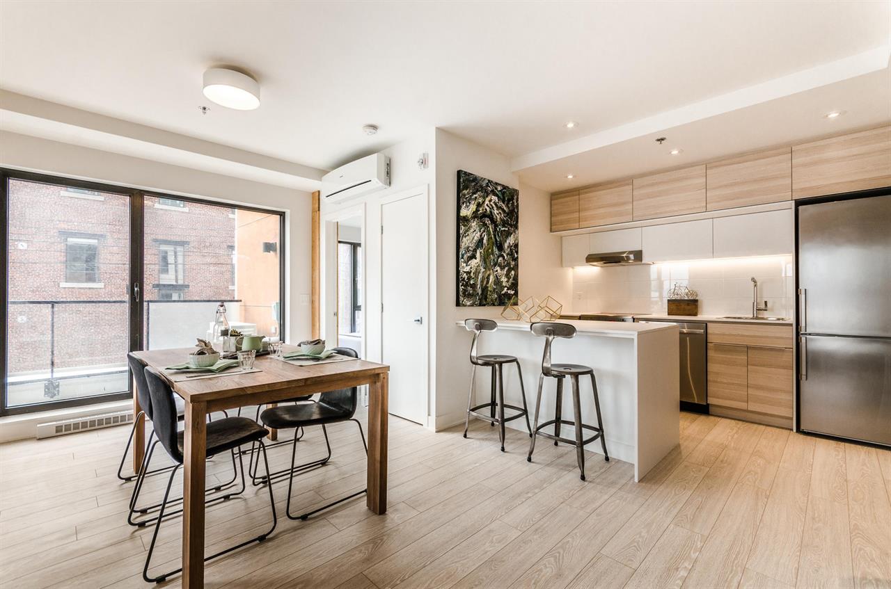 2 Bedrooms - 305 Rue De La Montagne, Montréal | 2900513