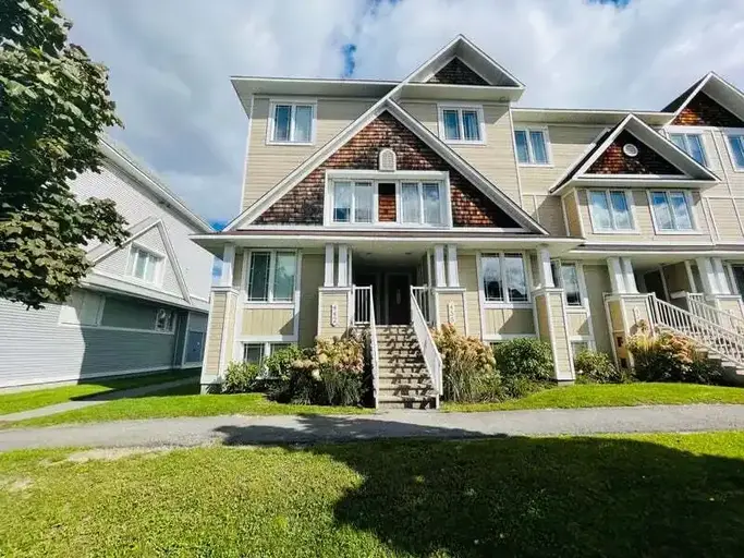 438 Hillsboro Private | 438 Hillsboro Private, Ottawa | 2900764
