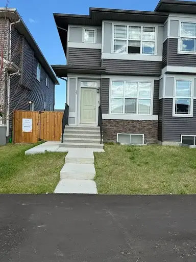 two years old like new | 12 Creekstone Drive Southwest, Calgary | 2900826