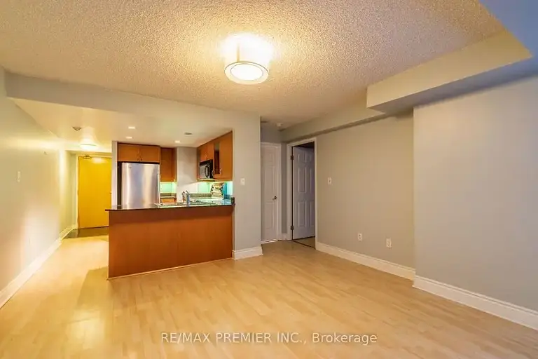 80 Cumberland Street #201 | 80 Cumberland Street, Toronto | 2909785