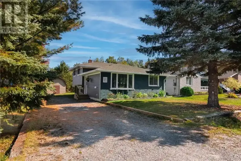 190 Ridgemount Avenue | 190 Ridgemount Avenue, Greater Sudbury | 2901233