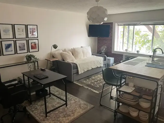 Full finershed, cozy/ stylish 1 bedroom downtown apartment. | 26 - 330 19 Avenue Southwest, Calgary | 2907563