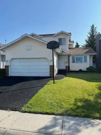 Woodbine! 4 Bed, 3.5 Bath Two Story House! | Calgary | 2902819