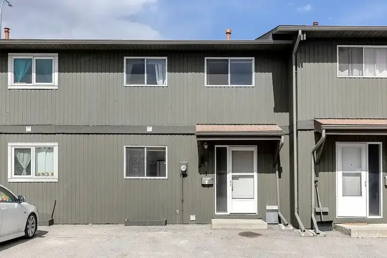 Cozy 3 Bed, 2 bath in SW 10 mins away from downtown (water included!) | 302 - 5340 17 Ave SW, Calgary | 2907951