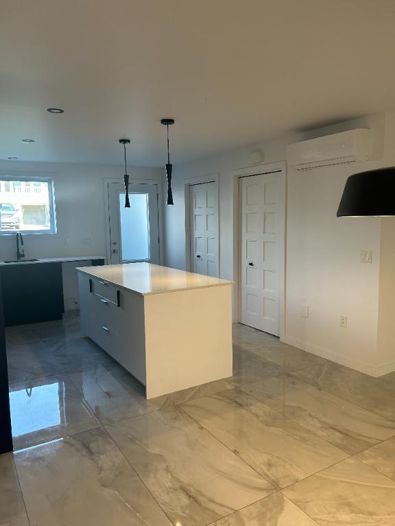 ✨ 1 mois gratuit ✨ ✨Disponible dès maintenant et le 1er Juillet - Grand 4 ½ moderne à louer dans le secteur colonial✨ | 2903011