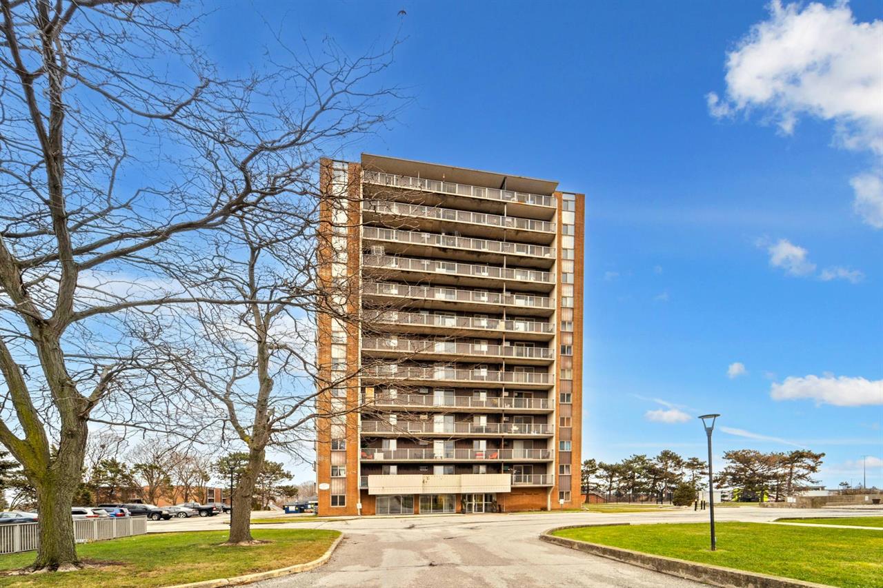 Leamington Towers Apartments | 2903182