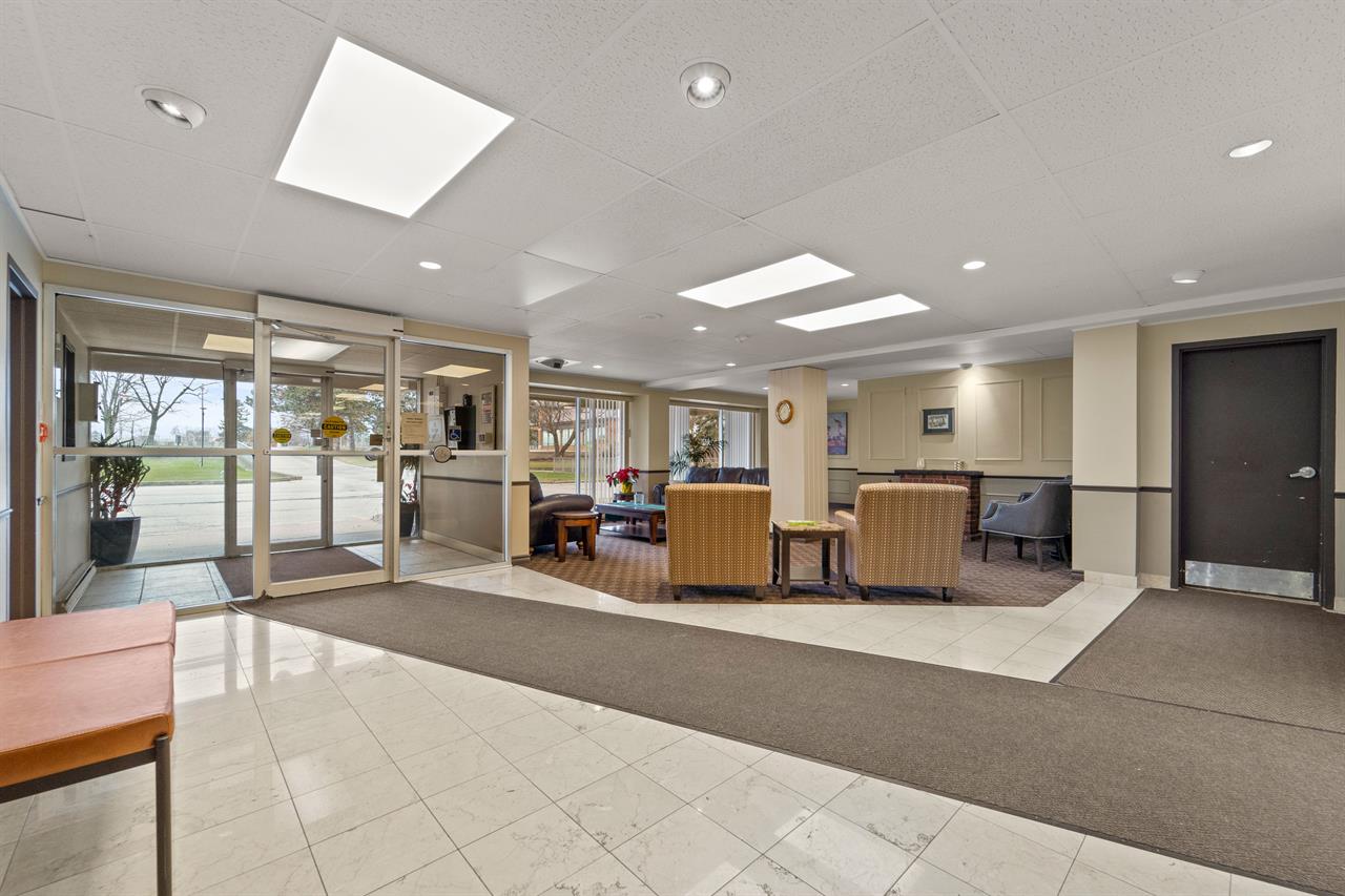Leamington Towers Apartments | 2903182